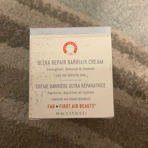First Aid Beauty - Ultra Repair Barriair Creme